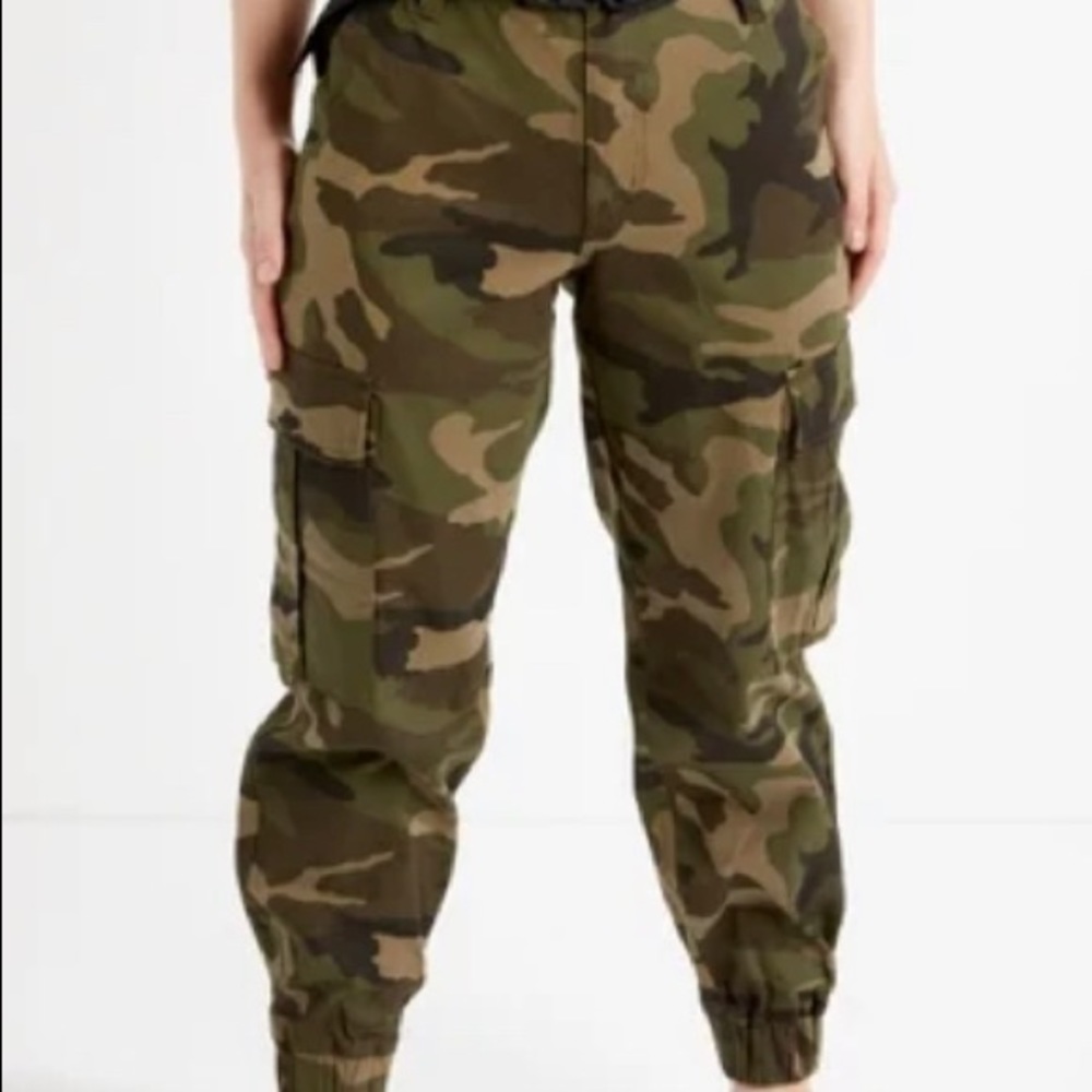 Camo Print Baggy Cargo Pants